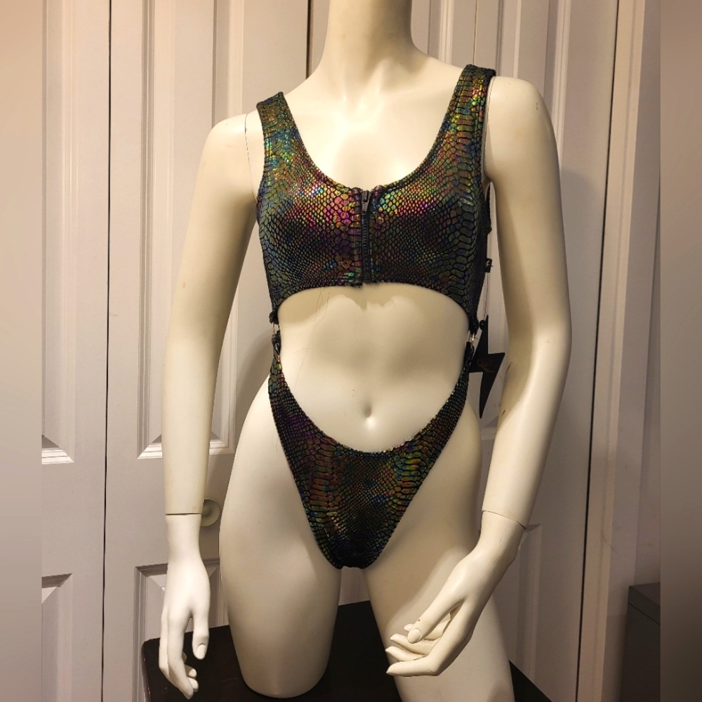 Cleo the Hurricane Monokini